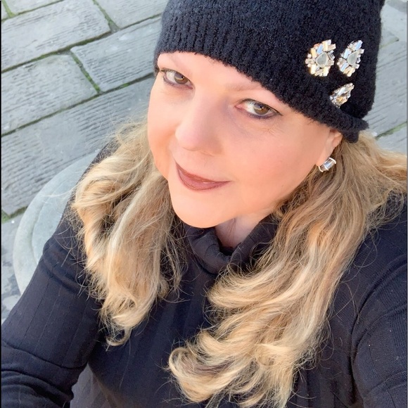 Meet your Posher Ambassadors Level II Giz 5 Stars ๐๐๐๐๐ - Picture 7 of 16